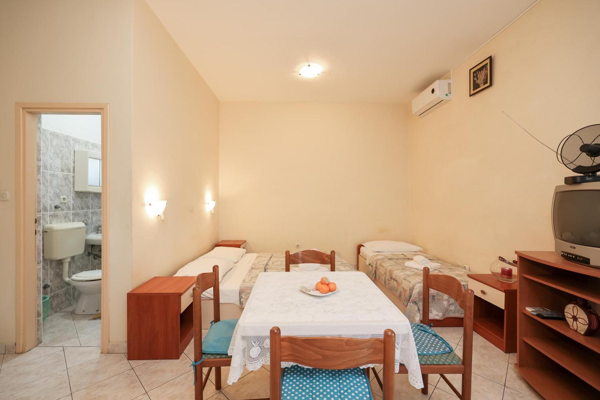 Beachfront Apartments Jermen Sukošan Exterior foto